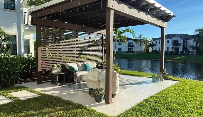 Pergola lounge overlooking the water